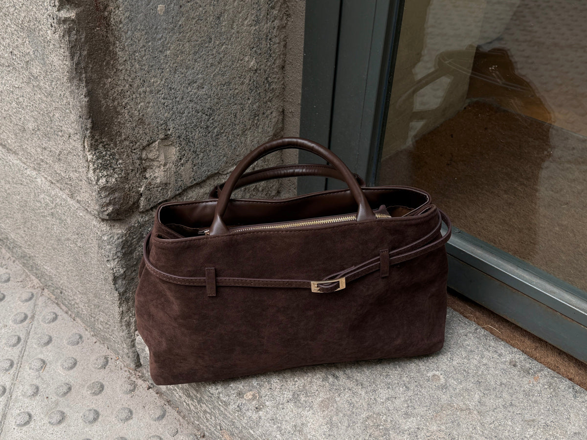 Distinctive Design Leather Bag — Detail — 9 |oriona-color:|