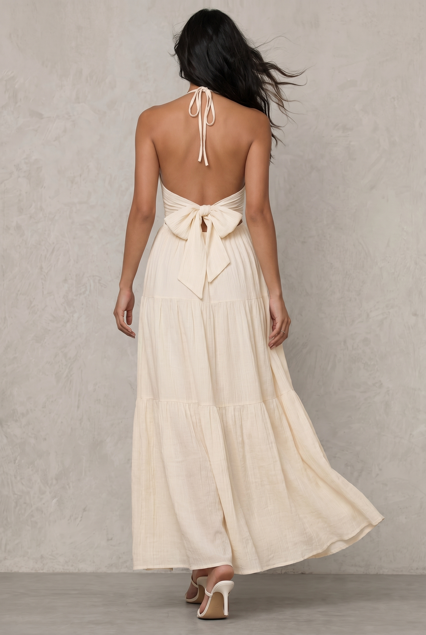 Elaria • Vestido largo con escote halter