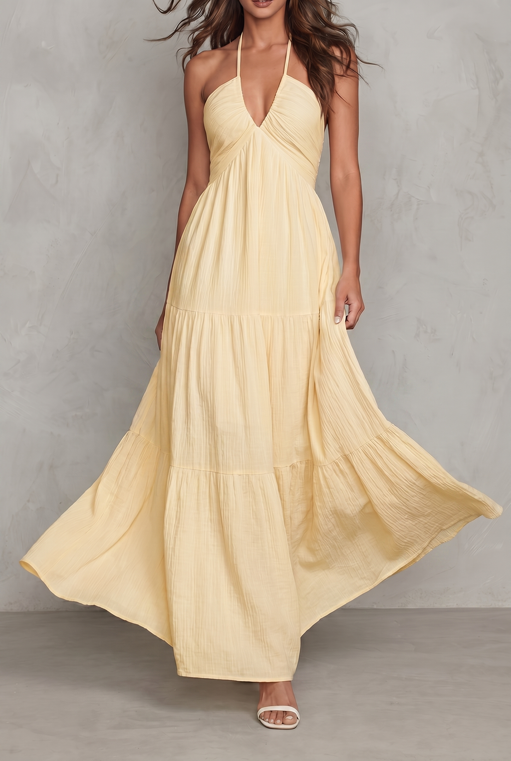 Elaria • Vestido largo con escote halter