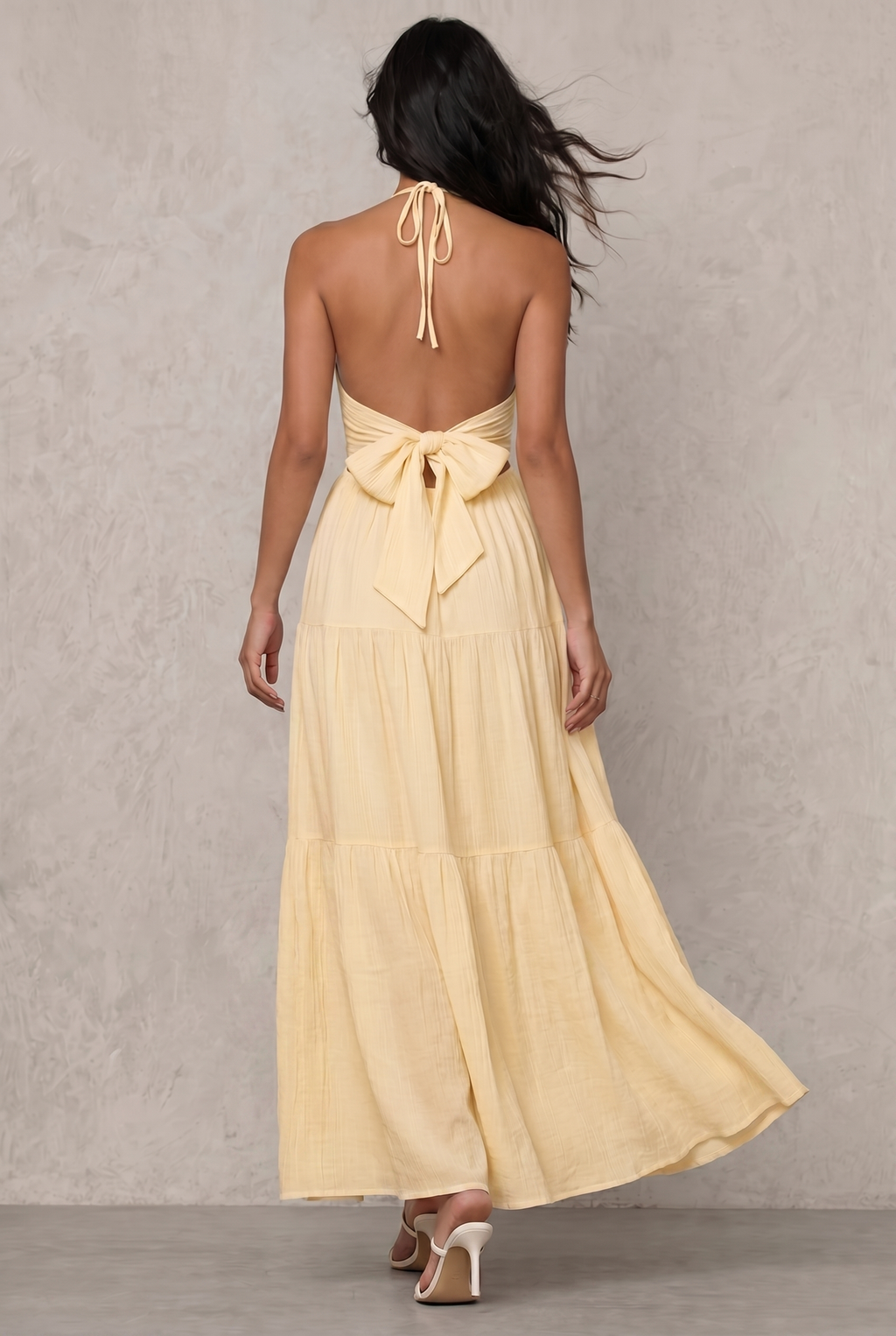 Elaria • Vestido largo con escote halter