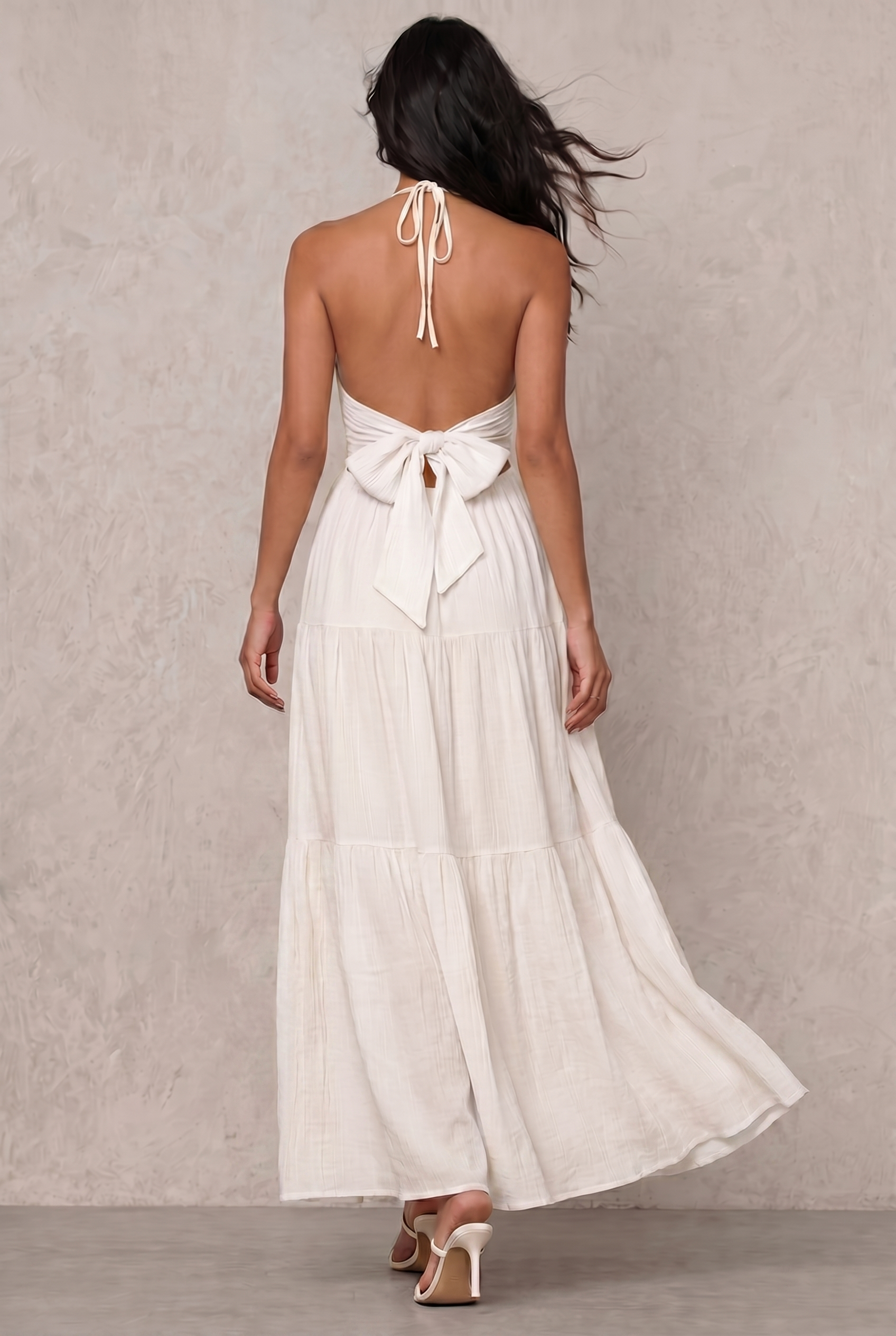 Elaria • Vestido largo con escote halter