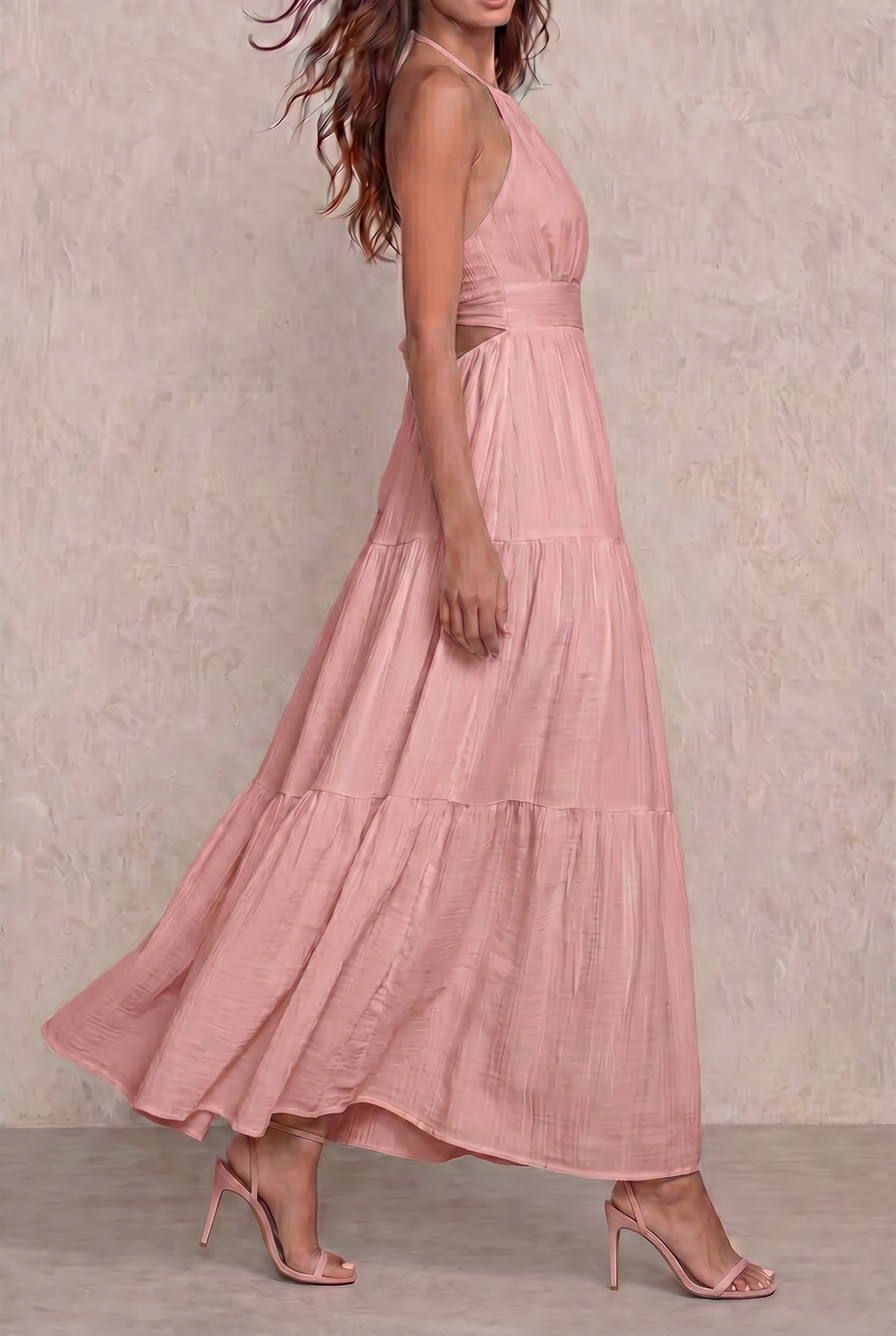 Elaria • Vestido largo con escote halter