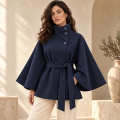 Lightweight Structured Jacket — Navy Blue — editoriale con modella Oriona |oriona-color:Navy Blue|