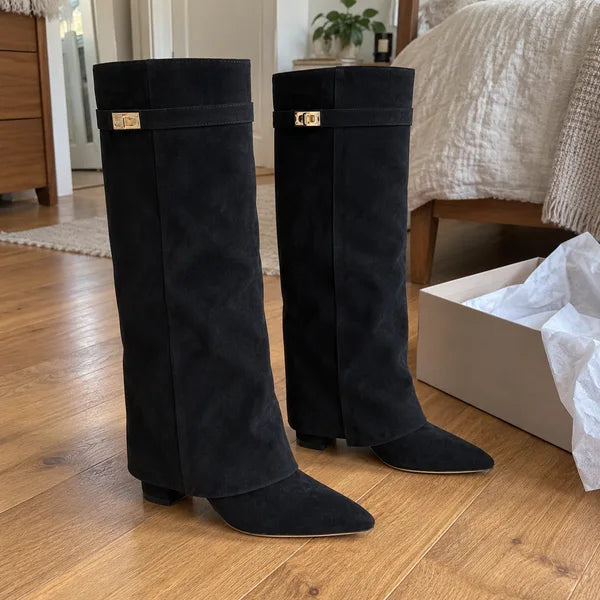 Illustrative image: boots Lavista straight-shaft suede, black
